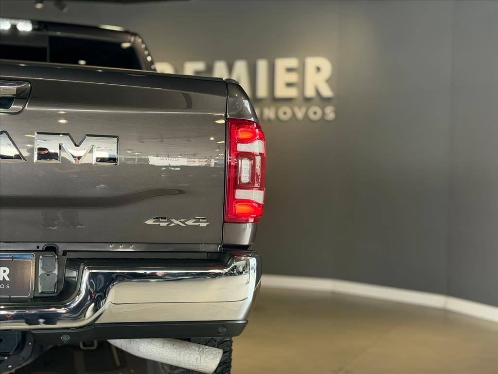 3500 6.7 I6 TURBO DIESEL LARAMIE CD 4X4 AUTOMÁTICO10