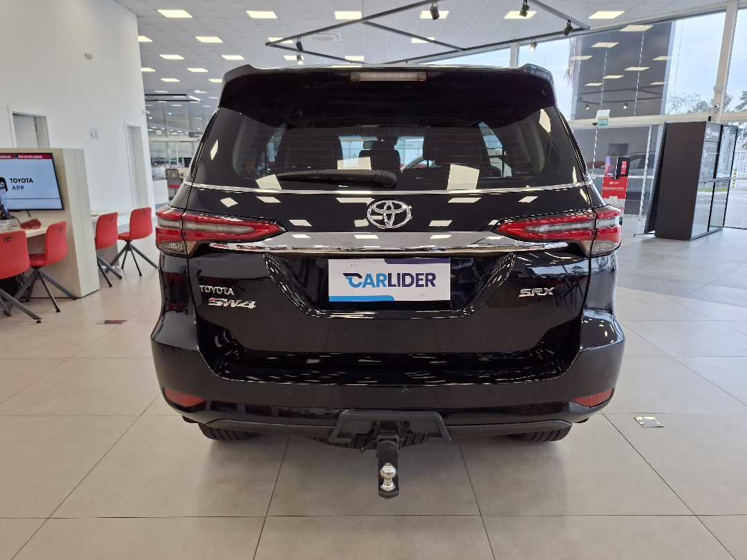 HILUX SW4 2.8 D-4D TURBO DIESEL SRX 4X4 AUTOMÁTICO4