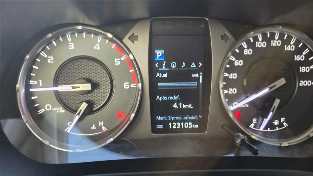 HILUX 2.8 D-4D TURBO DIESEL CD SRV 4X4 AUTOMÁTICO8