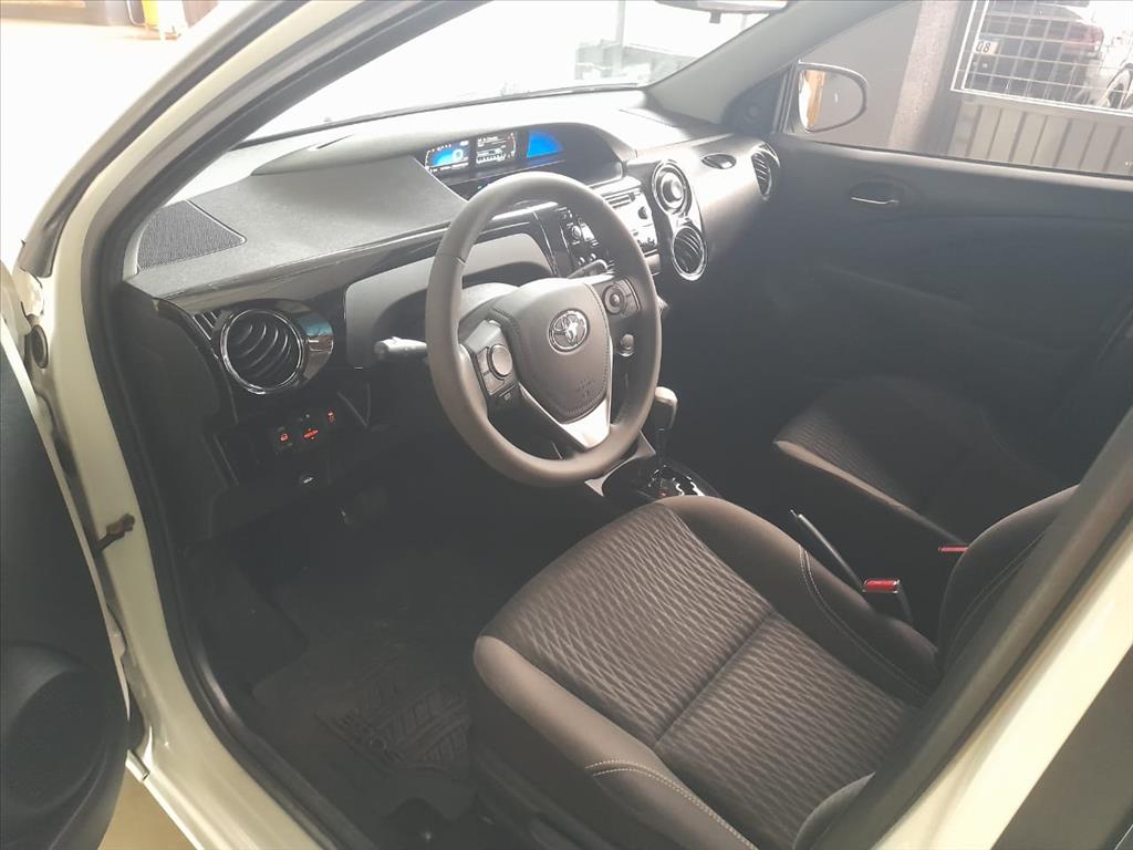 ETIOS 1.5 X PLUS 16V FLEX 4P AUTOMÁTICO9