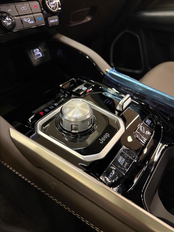 COMMANDER 2.2 TURBO DIESEL OVERLAND AT919