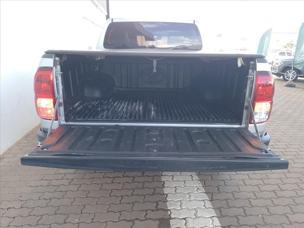 HILUX 2.8 D-4D TURBO DIESEL CD SRV 4X4 AUTOMÁTICO7