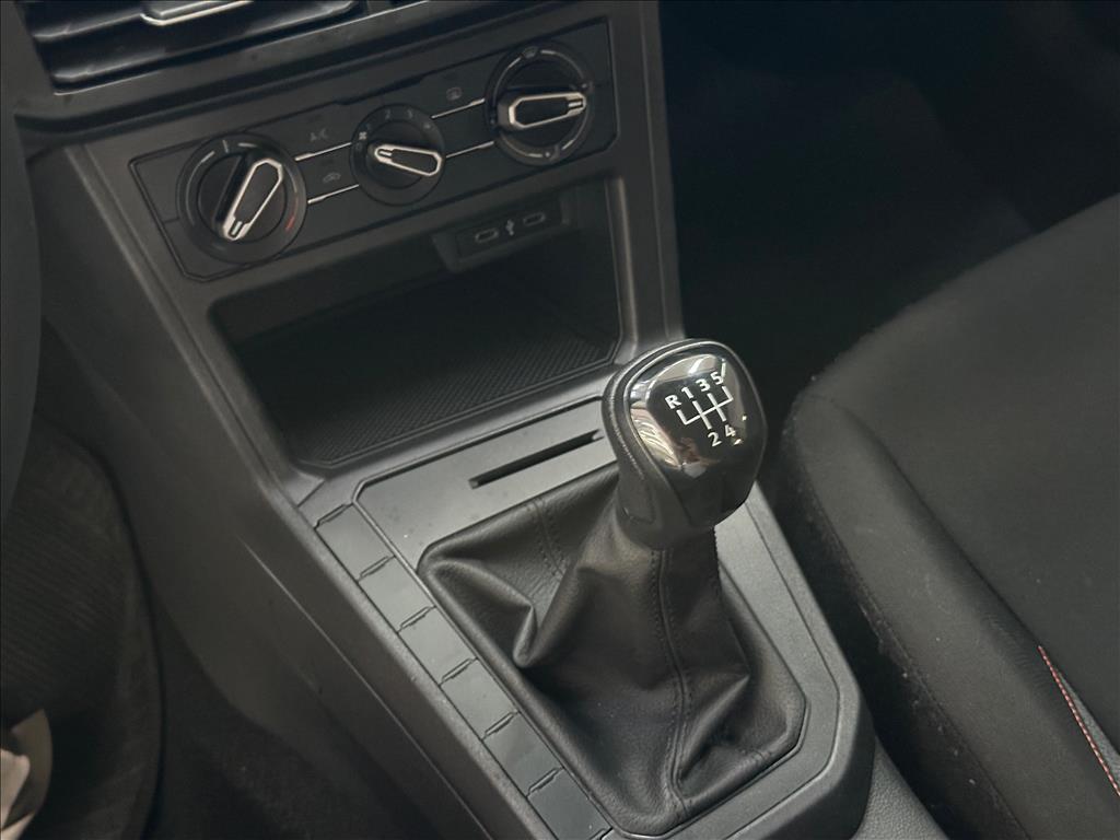 POLO 1.0 MPI TRACK MANUAL9