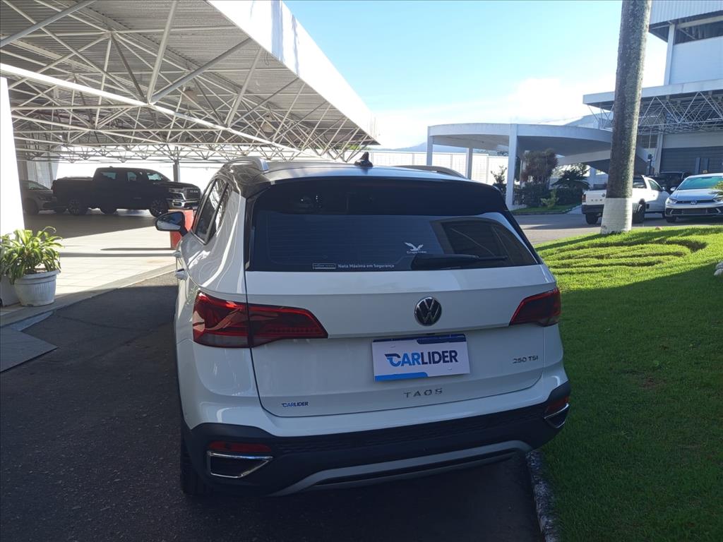 TAOS 1.4 250 TSI TOTAL FLEX HIGHLINE AUTOMÁTICO4