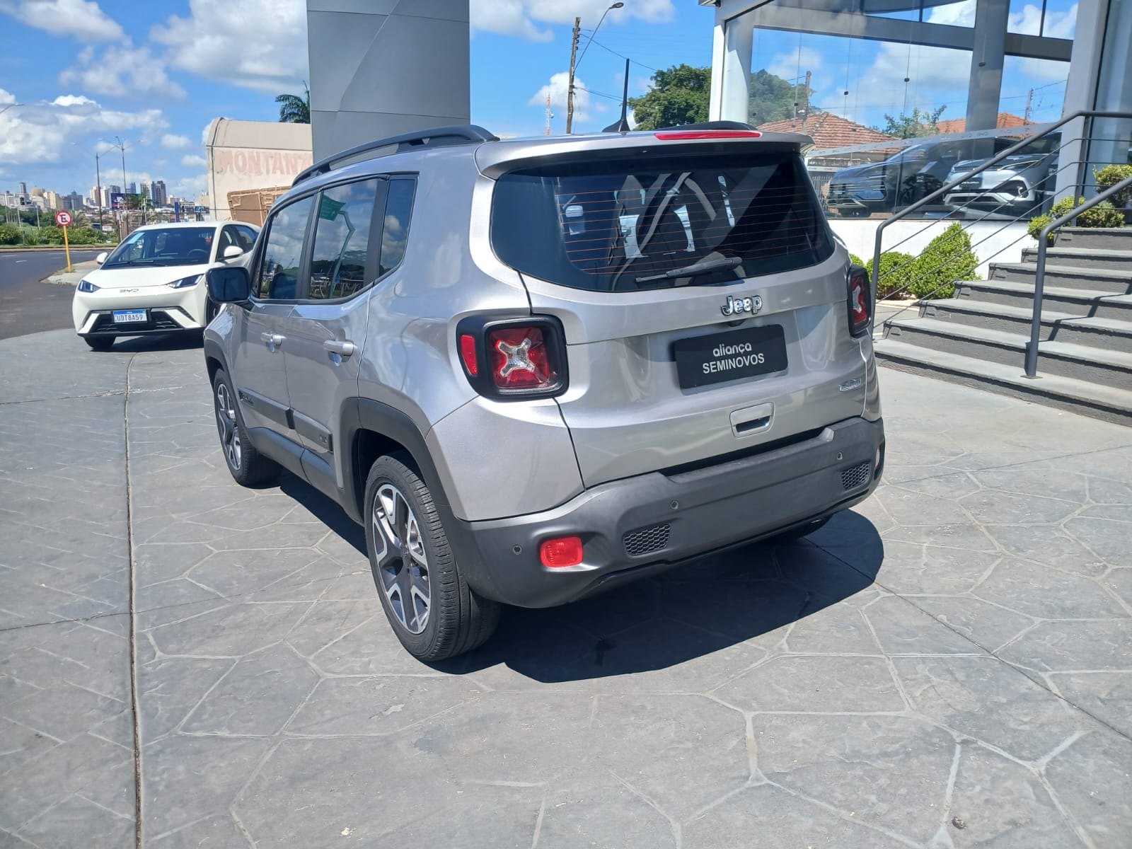 RENEGADE 1.8 16V FLEX LONGITUDE 4P AUTOMÁTICO2