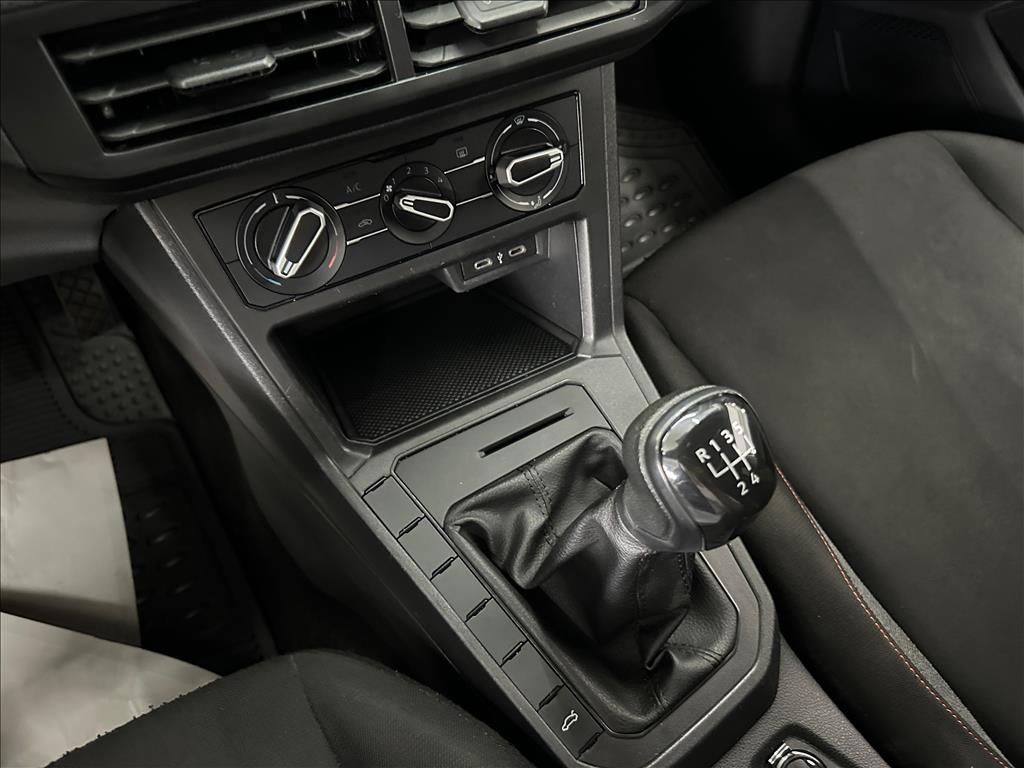 POLO 1.0 MPI TRACK MANUAL9