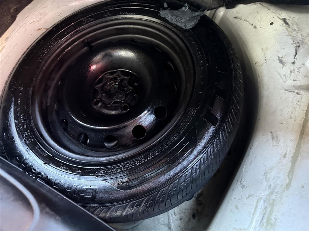 Peugeot 208 - 1.5 ALLURE 8V FLEX 4P MANUAL