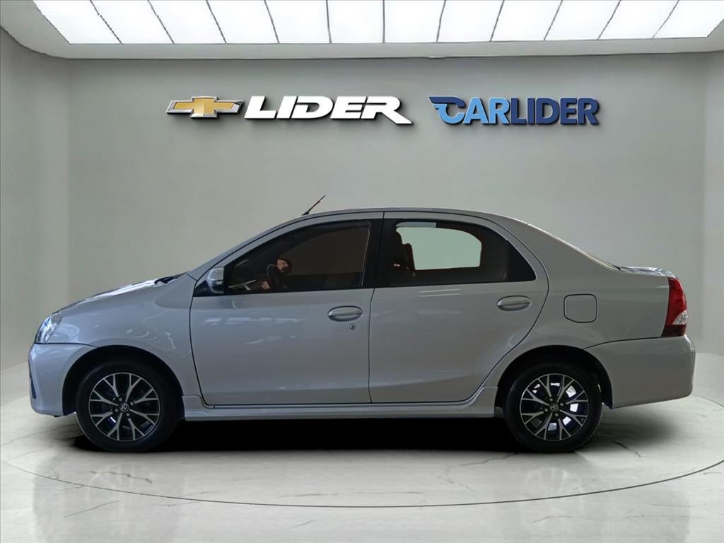 ETIOS 1.5 PLATINUM SEDAN 16V FLEX 4P AUTOMÁTICO4