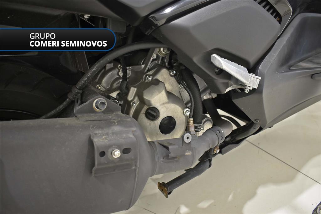 XMAX 250 CONNECTED ABS7