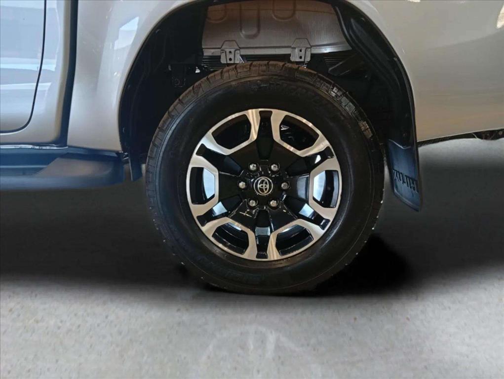 HILUX 2.8 D-4D TURBO DIESEL CD SRV 4X4 AUTOMÁTICO11