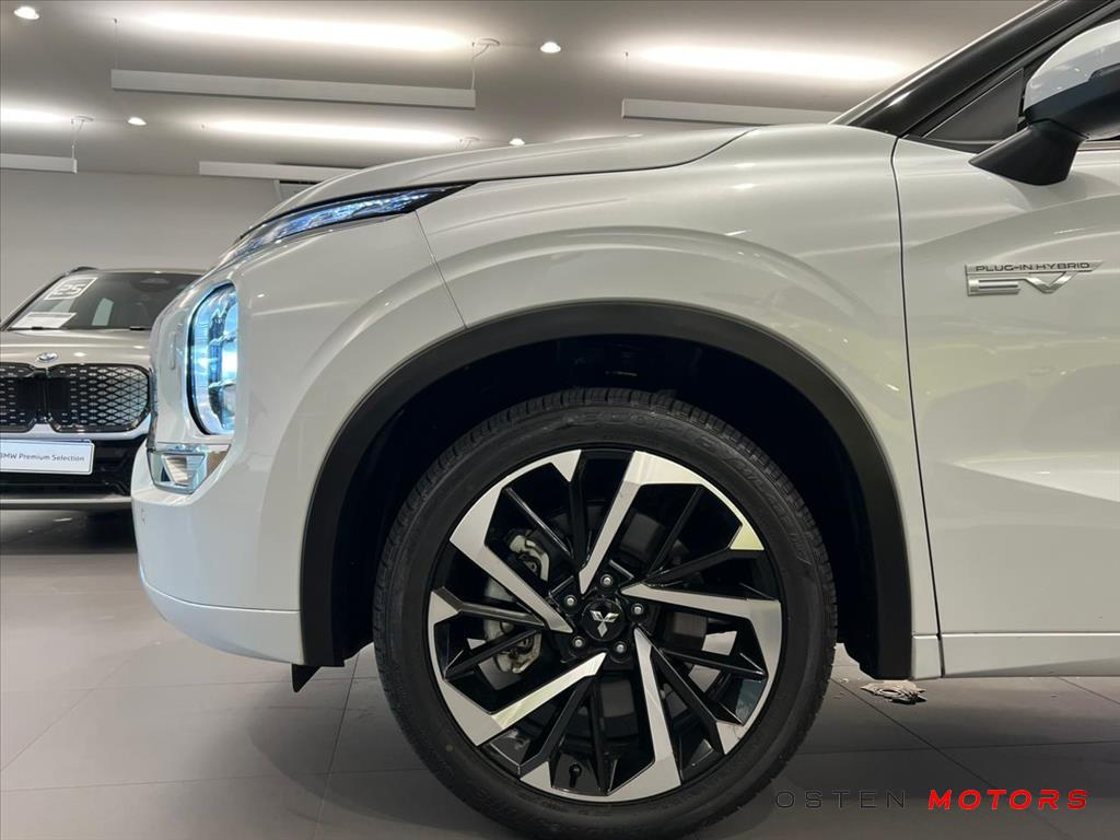 Mitsubishi-OUTLANDER-2.4 PHEV SIGNATURE S-AWC DHT