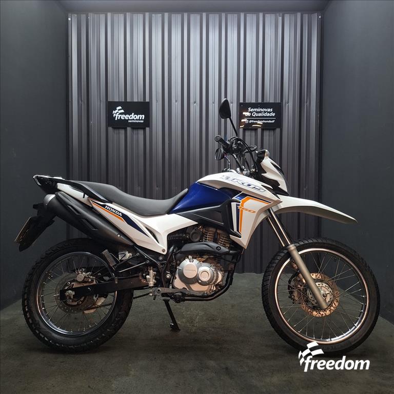 Moto HONDA do modelo NXR 160 BROS ESDD 2023/2024