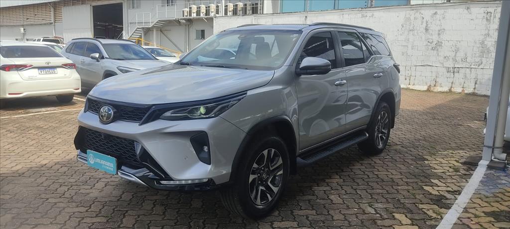 HILUX SW4 2.8 D-4D TURBO DIESEL SRX PLATINUM 7L 4X4 AUTOMÁTICO7