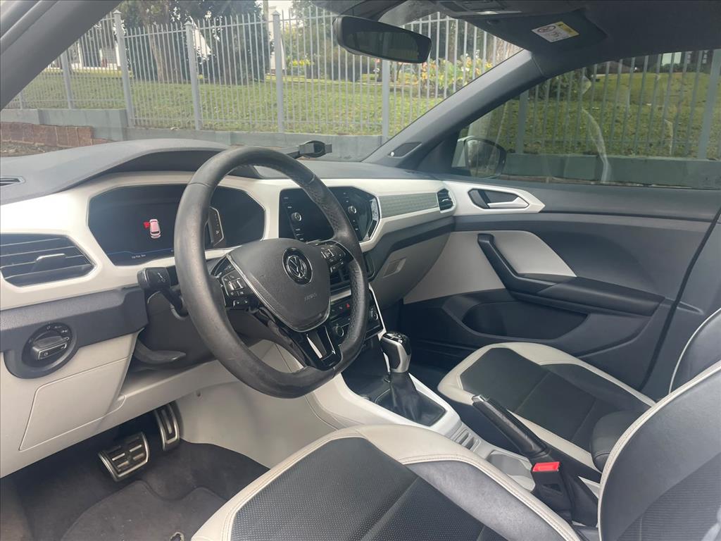Volkswagen-T-CROSS-1.4 250 TSI TOTAL FLEX HIGHLINE AUTOMÁTICO