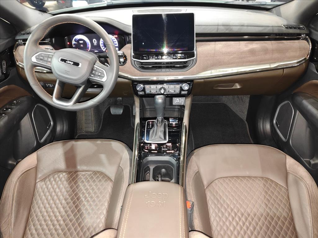 COMMANDER 1.3 T270 TURBO FLEX OVERLAND AT6 COMMANDER 1.3 T270 TURBO FLEX OVERLAND AT6