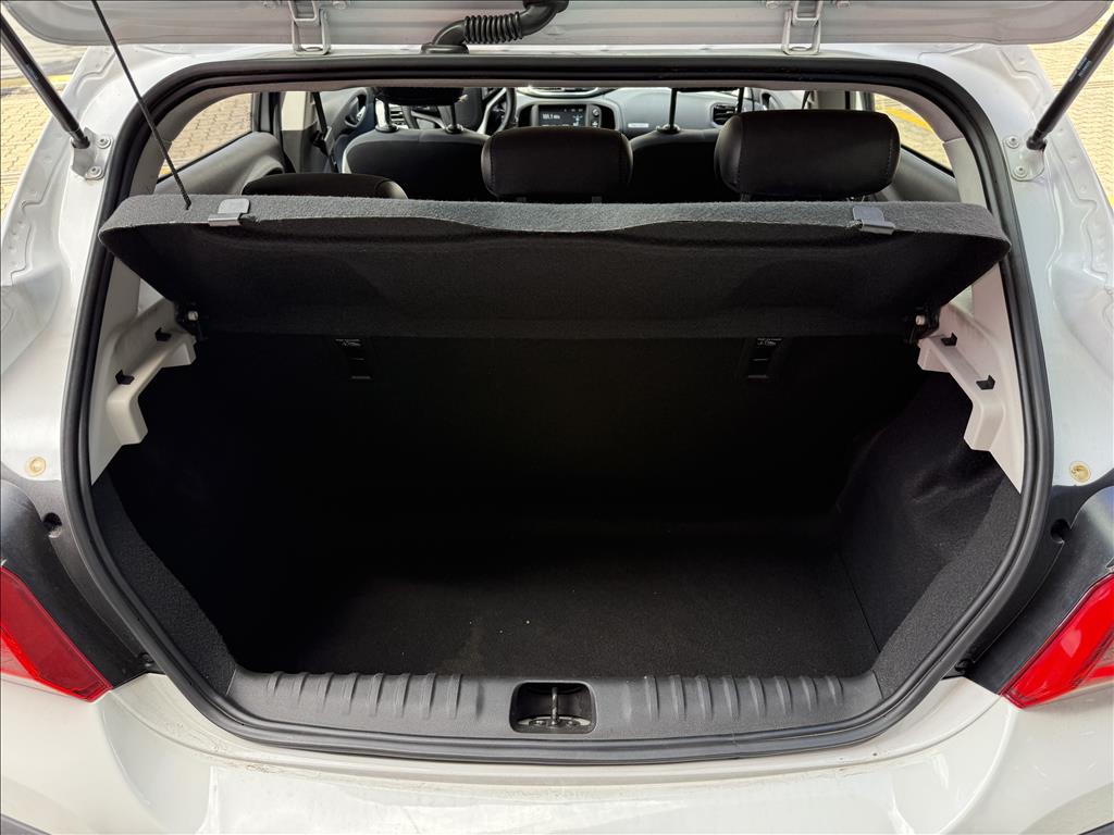 Chevrolet Onix - 1.4 MPFI ACTIV 8V FLEX 4P AUTOMÁTICO