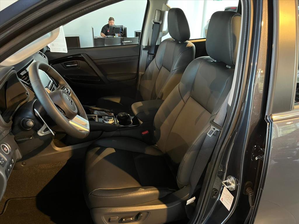 Mitsubishi-PAJERO SPORT-2.4 16V MIVEC TURBO DIESEL LEGEND AWD AUTOMÁTICO