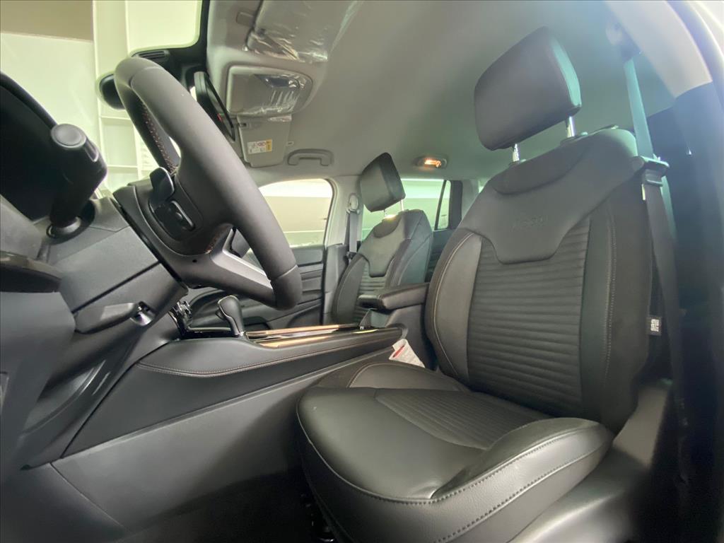 COMMANDER 1.3 T270 TURBO FLEX LIMITED AT66