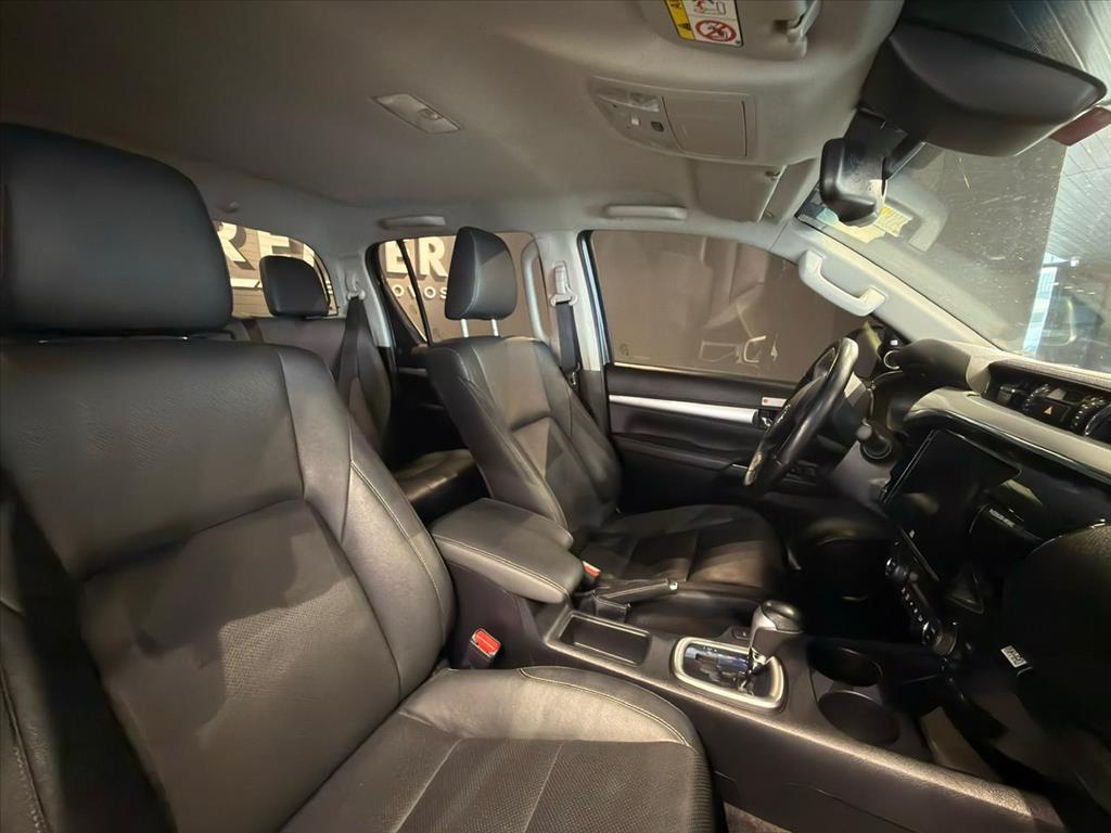 HILUX 2.8 D-4D TURBO DIESEL CD SRX 4X4 AUTOMÁTICO3