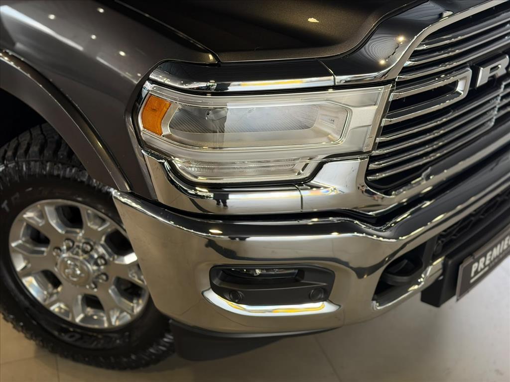 3500 6.7 I6 TURBO DIESEL LARAMIE CD 4X4 AUTOMÁTICO1