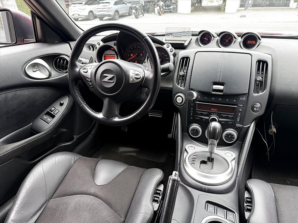 Nissan 370Z - 3.7 COUPÉ V6 24V GASOLINA 2P AUTOMÁTICO