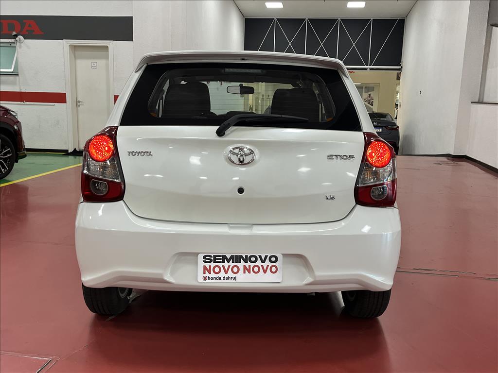 ETIOS 1.5 X PLUS 16V FLEX 4P AUTOMÁTICO4
