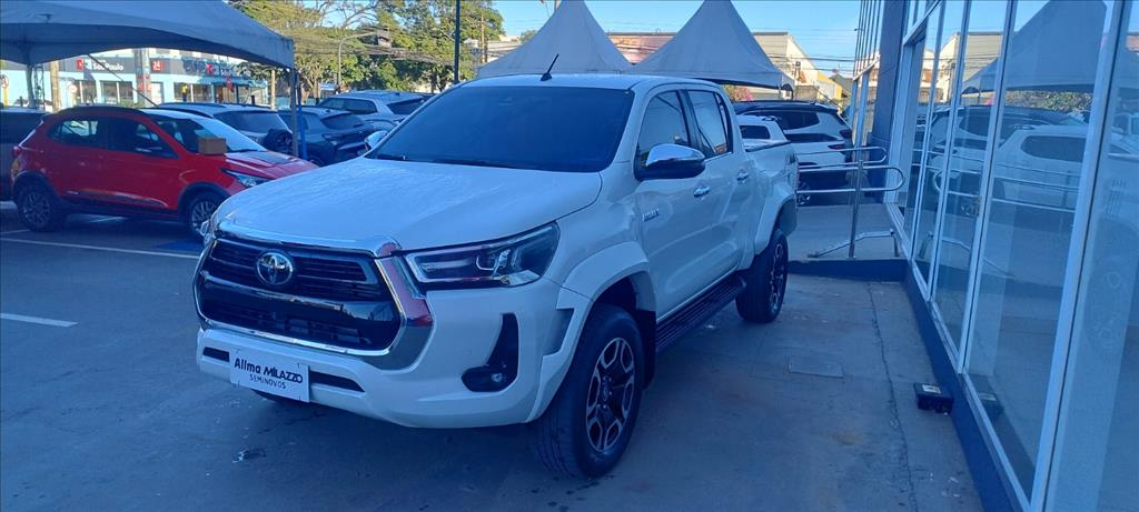 HILUX 2.8 D-4D TURBO DIESEL CD SRX 4X4 AUTOMÁTICO2