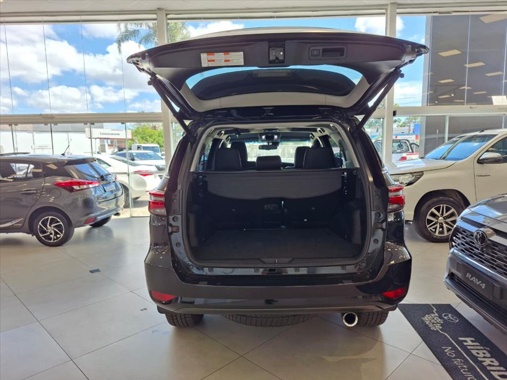 HILUX SW4 2.8 D-4D TURBO DIESEL SRX 7L 4X4 AUTOMÁTICO8