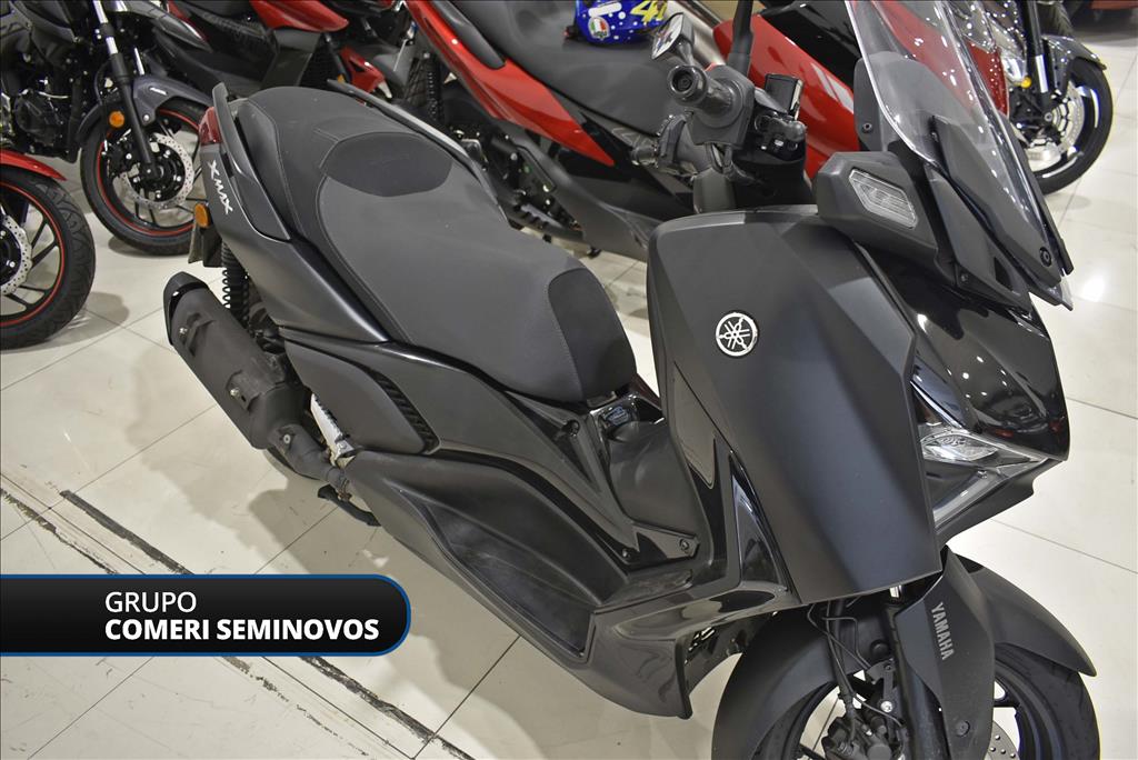XMAX 250 CONNECTED ABS9