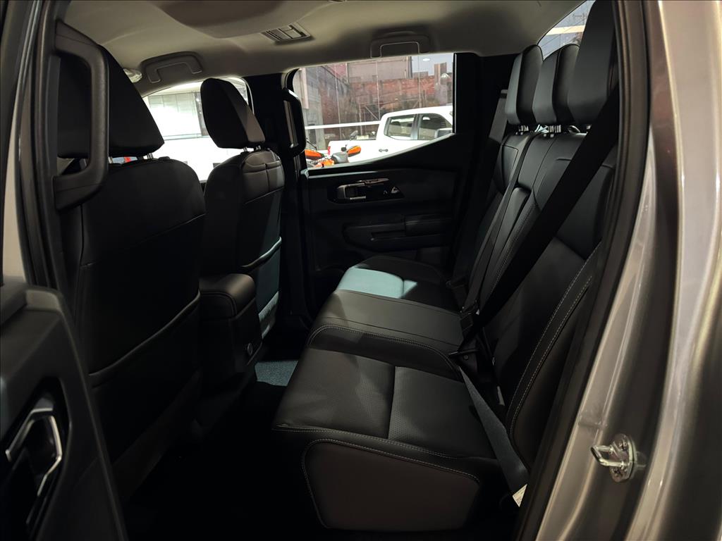 Mitsubishi-TRITON-2.4 BITURBO DIESEL CD HPE-S 4X4 AUTOMÁTICO