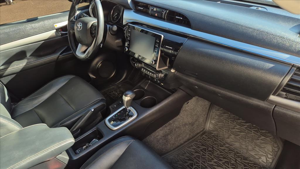 HILUX 2.8 D-4D TURBO DIESEL CD SRX 4X4 AUTOMÁTICO5