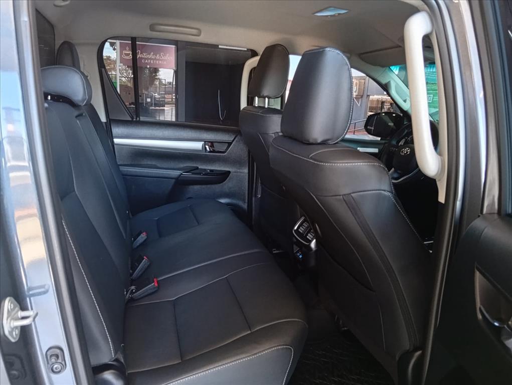 HILUX 2.8 D-4D TURBO DIESEL CD SRV 4X4 AUTOMÁTICO8