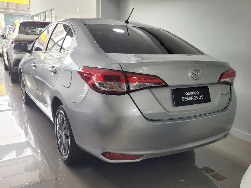YARIS 1.5 16V FLEX SEDAN XL MULTIDRIVE5