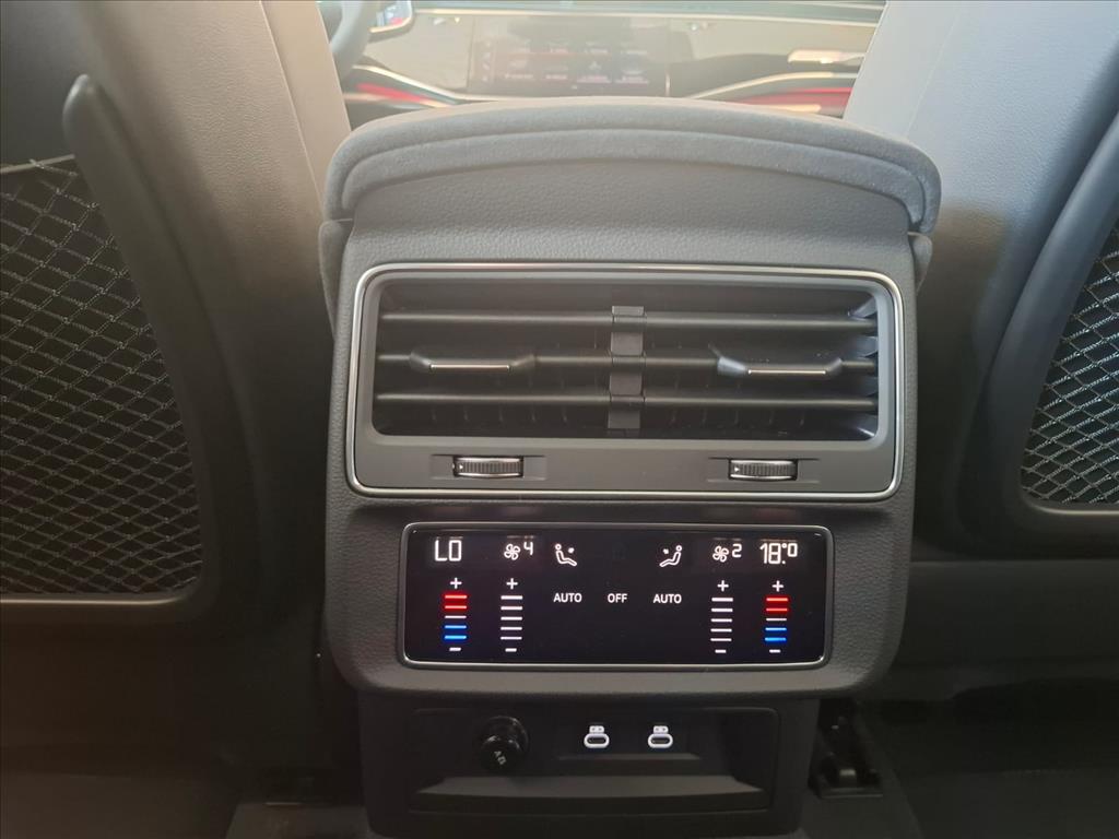 Audi-RS Q8-4.0 V8 TWINTURBO GASOLINA PERFORMANCE TIPTRONIC
