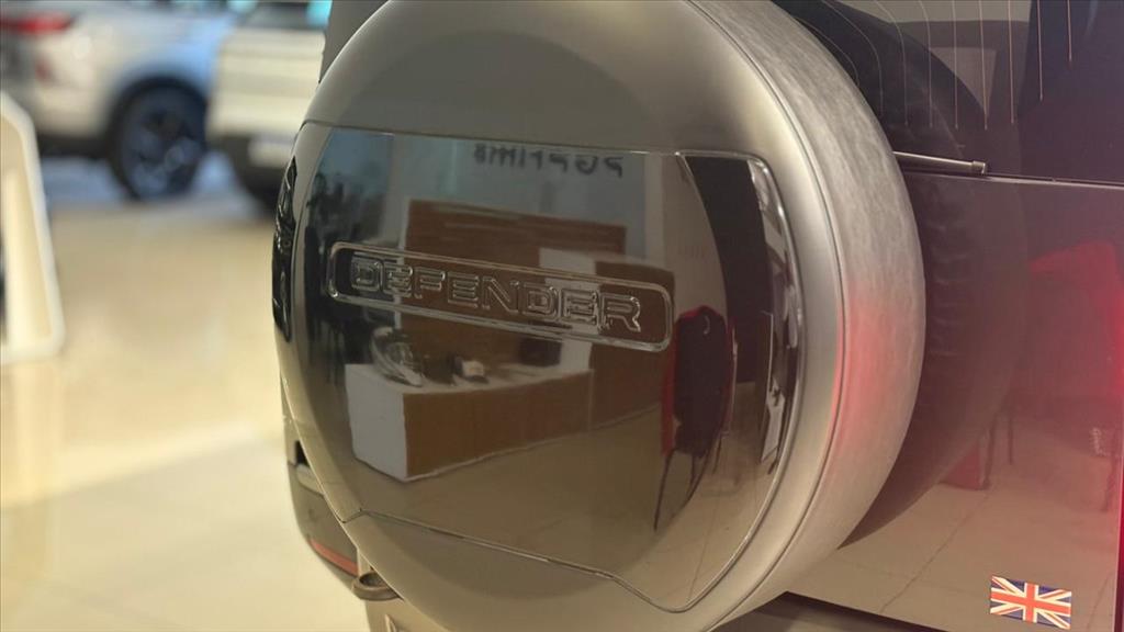 DEFENDER 3.0 D300 TURBO DIESEL MHEV 110 X-DYNAMIC HSE AWD AUTOMÁTICO7