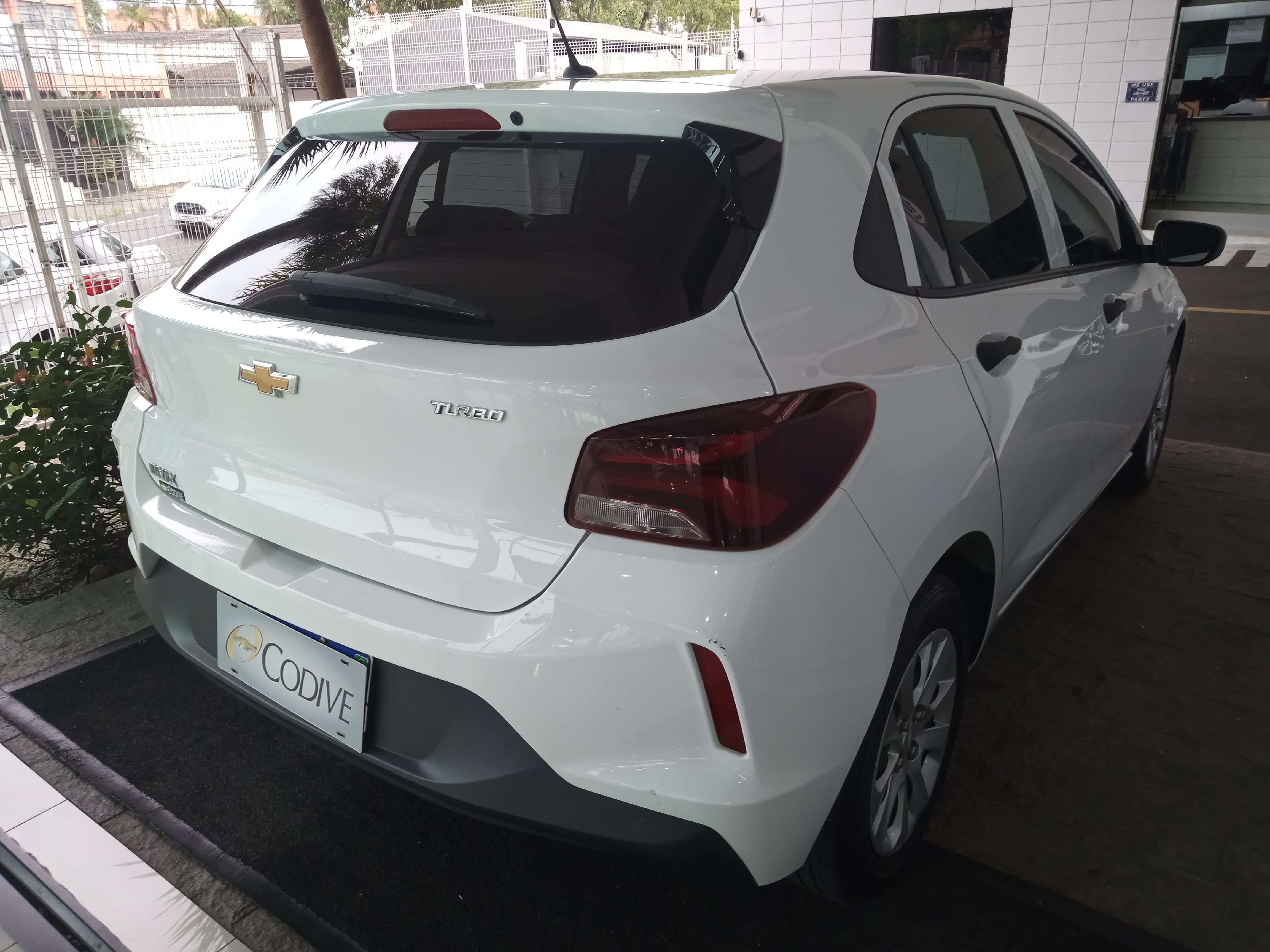 ONIX 1.0 TURBO FLEX AUTOMÁTICO4