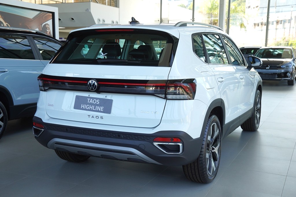 TAOS 1.4 250 TSI TOTAL FLEX HIGHLINE AUTOMÁTICO3