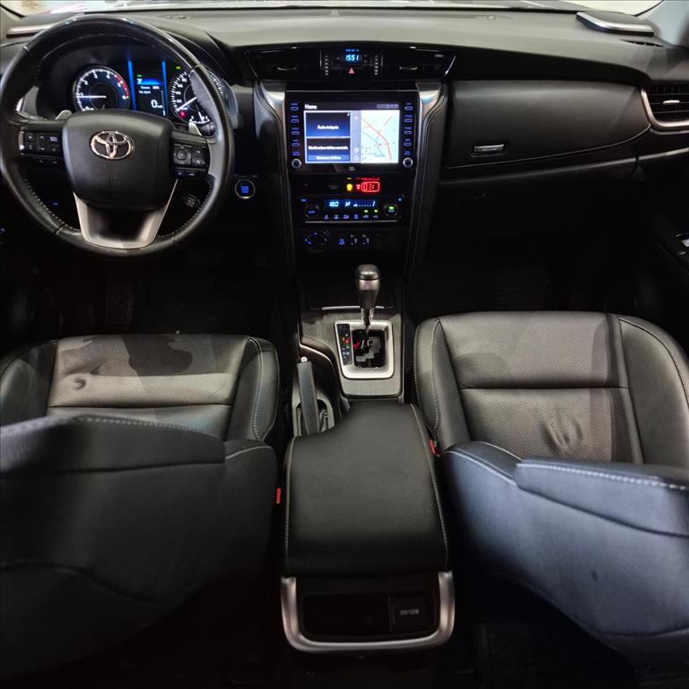 HILUX 2.8 D-4D TURBO DIESEL CD SRX 4X4 AUTOMÁTICO12