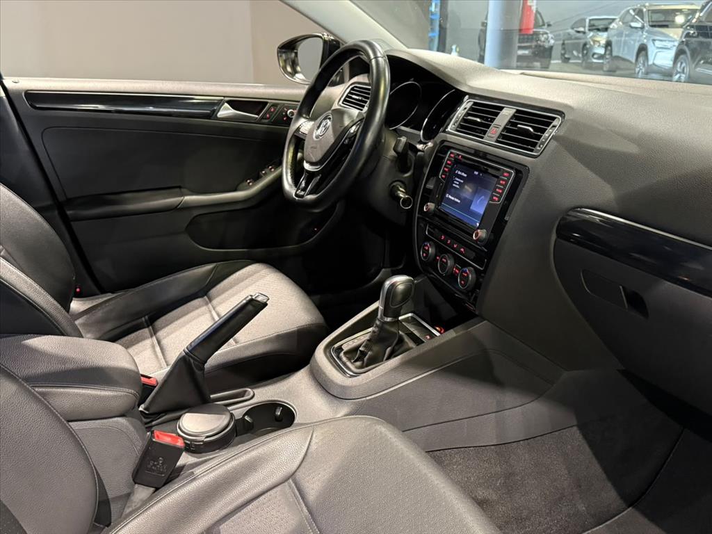 JETTA 2.0 TSI HIGHLINE 211CV GASOLINA 4P TIPTRONIC4