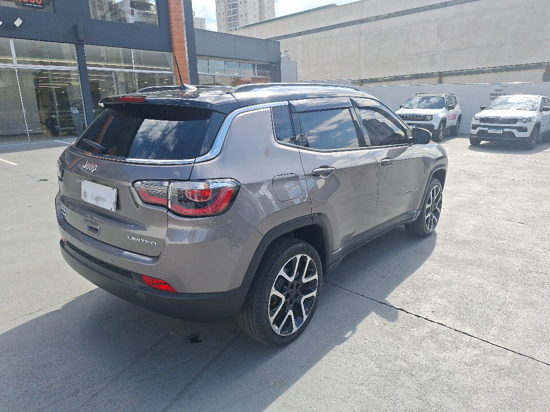 COMPASS 2.0 16V DIESEL LIMITED 4X4 AUTOMÁTICO5