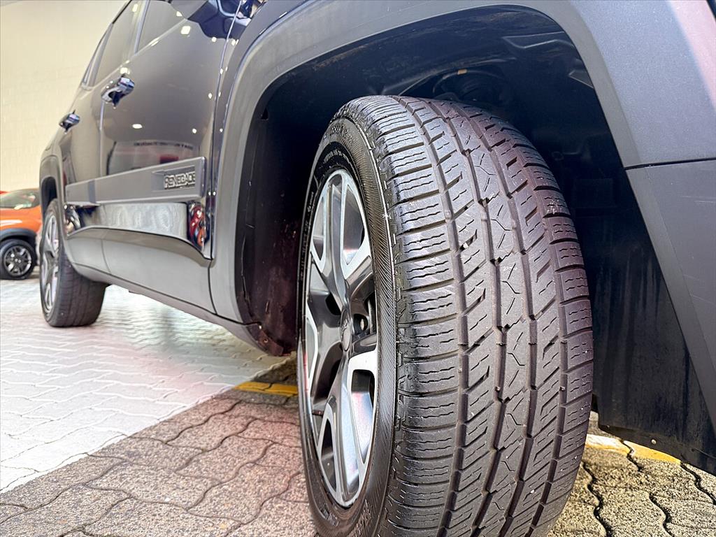 Jeep Renegade - 1.8 16V FLEX LONGITUDE 4P AUTOMÁTICO