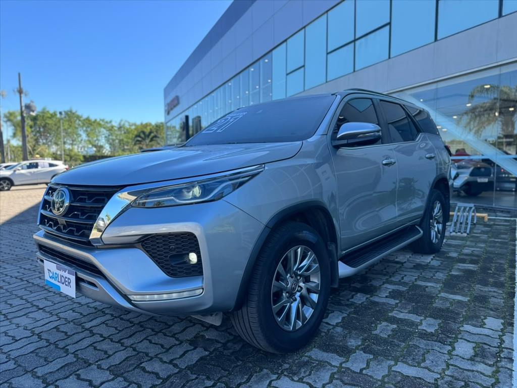 HILUX SW4 2.8 D-4D TURBO DIESEL SRX 7L 4X4 AUTOMÁTICO1