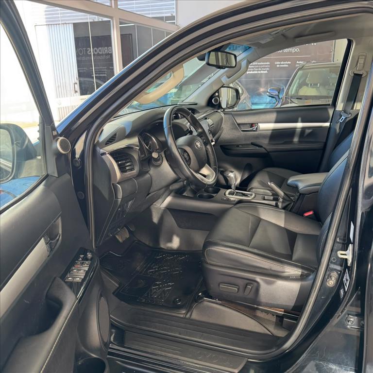 HILUX 2.8 D-4D TURBO DIESEL CD SRX 4X4 AUTOMÁTICO7