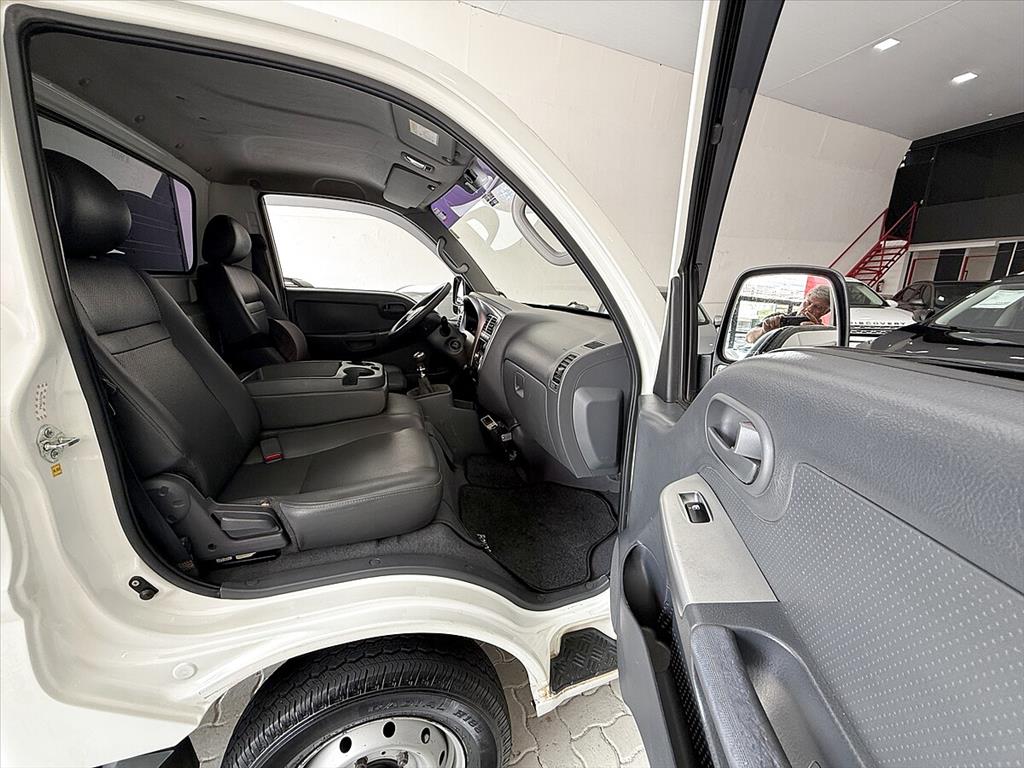 Kia Bongo - 2.5 K-2500 4X2 CS TURBO DIESEL 2P MANUAL