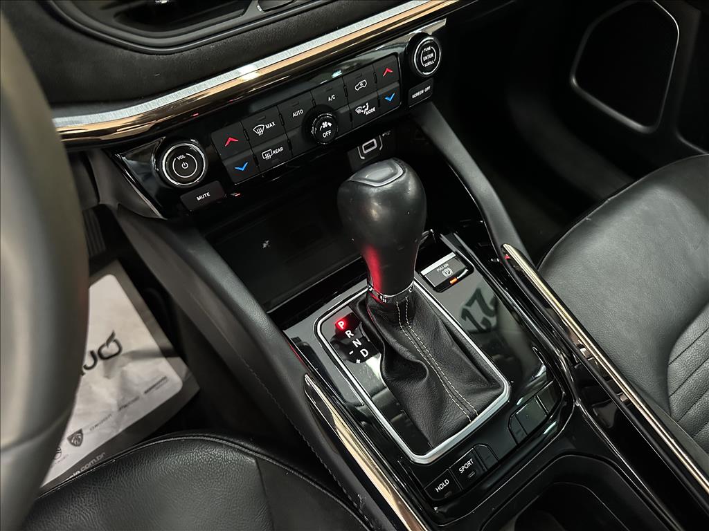 COMMANDER 1.3 T270 TURBO FLEX LIMITED AT6