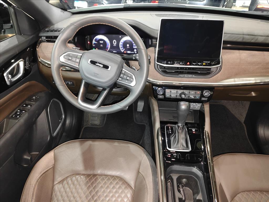 COMMANDER 1.3 T270 TURBO FLEX OVERLAND AT6 COMMANDER 1.3 T270 TURBO FLEX OVERLAND AT6
