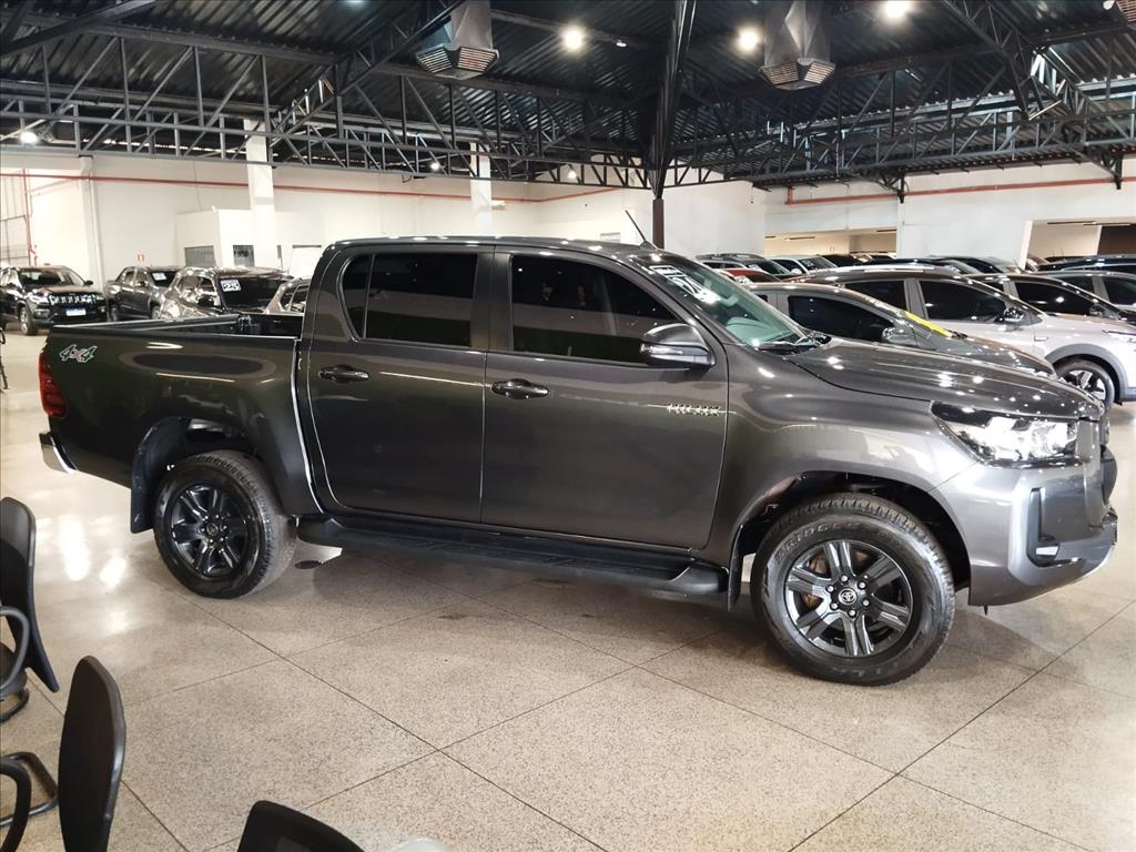 HILUX 2.8 D-4D TURBO DIESEL CD SR 4X4 AUTOMÁTICO HILUX 2.8 D-4D TURBO DIESEL CD SR 4X4 AUTOMÁTICO