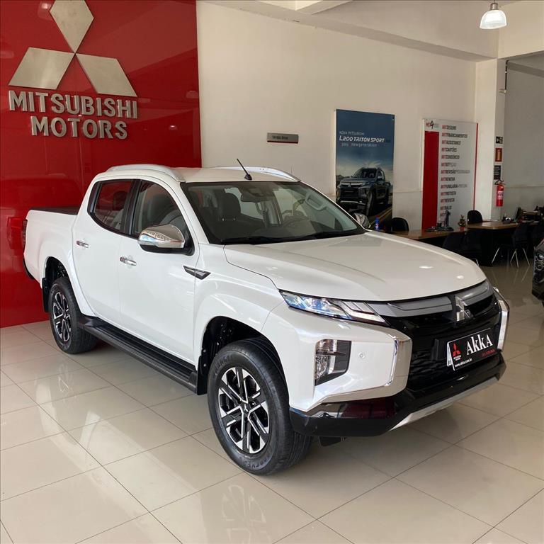 Mitsubishi-L200 TRITON-2.4 16V TURBO DIESEL SPORT HPE-S CD 4P 4X4 AUTOMÁTICO