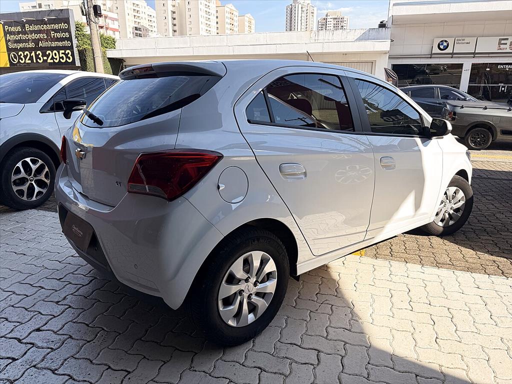 Chevrolet Onix - 1.0 MPFI LT 8V FLEX 4P MANUAL