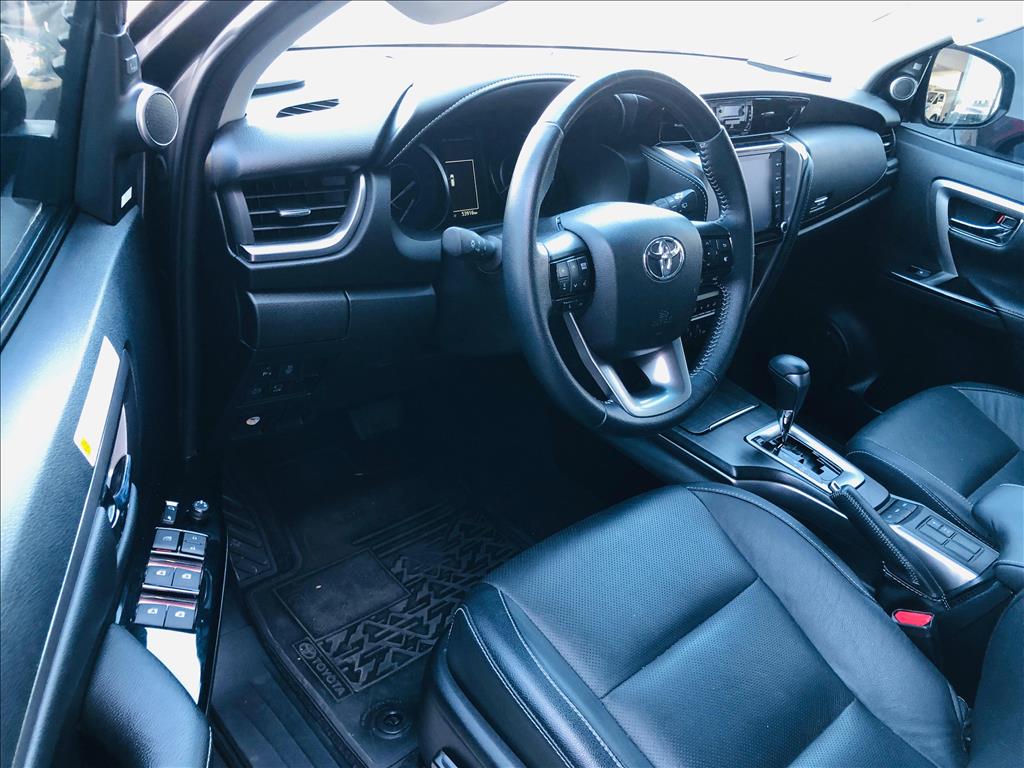 HILUX SW4 2.8 D-4D TURBO DIESEL SRX 4X4 AUTOMÁTICO7